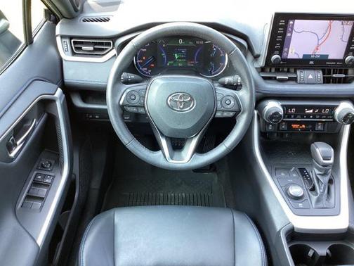 2021 Toyota RAV4 Hybrid SE