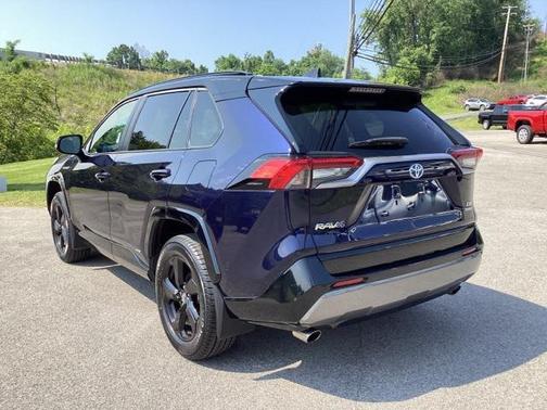 2021 Toyota RAV4 Hybrid SE