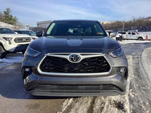 2022 Toyota Highlander LE