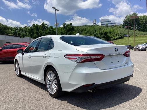 2019 Toyota Camry Hybrid XLE
