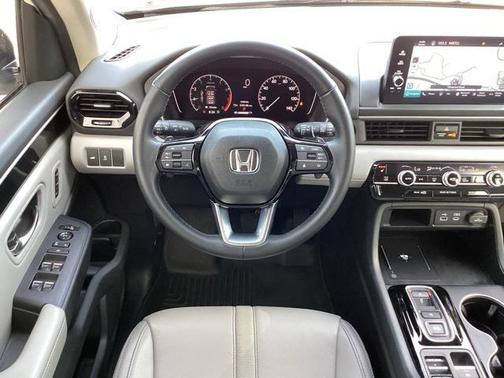2024 Honda Pilot Touring 8-Passenger