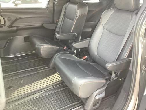 2021 Toyota Sienna XSE 7 Passenger