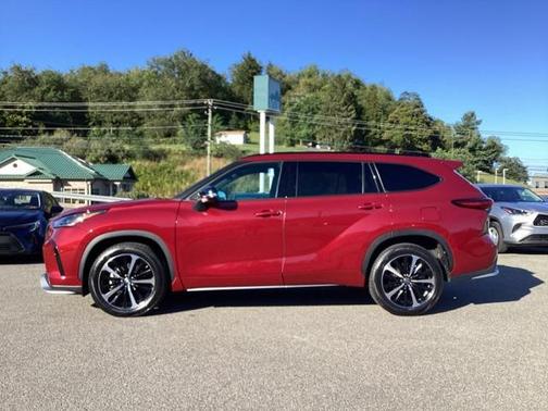 2022 Toyota Highlander XSE