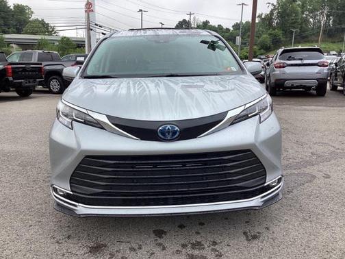 2023 Toyota Sienna XLE 7 Passenger