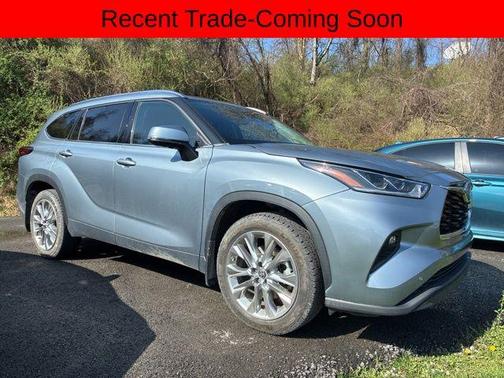 Moon Dust 2021 Toyota Highlander Limited