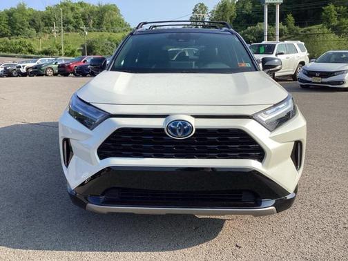 2022 Toyota RAV4 Hybrid SE