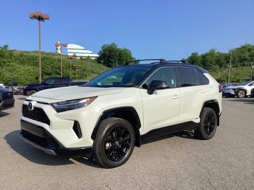 2022 Toyota RAV4 Hybrid SE