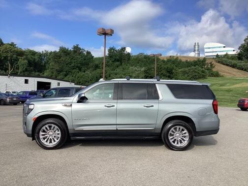 2023 GMC Yukon XL SLT