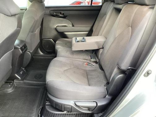 2023 Toyota Highlander Hybrid LE