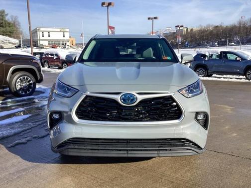2022 Toyota Highlander Hybrid XLE