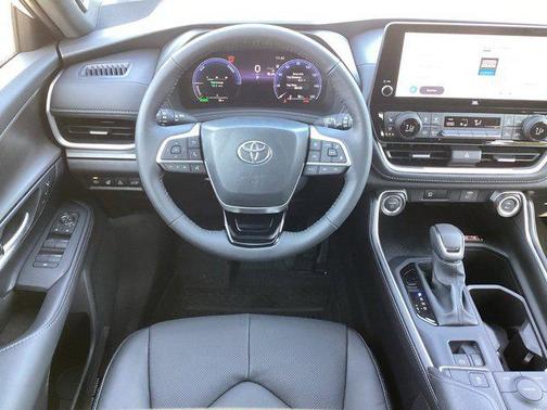 2026 Toyota Highlander Hybrid Base