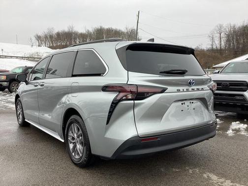 2023 Toyota Sienna XLE