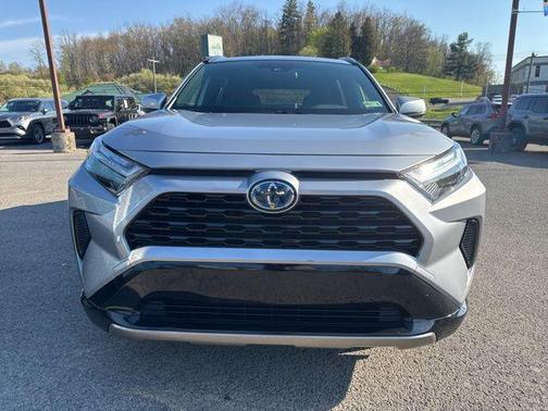 2022 Toyota RAV4 Hybrid SE