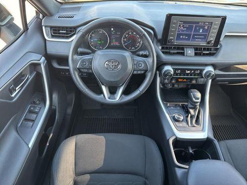 2022 Toyota RAV4 Hybrid SE