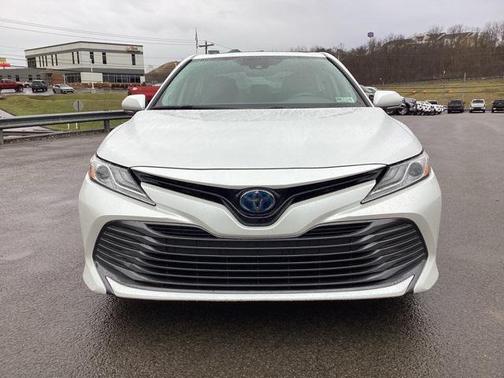 2020 Toyota Camry Hybrid XLE