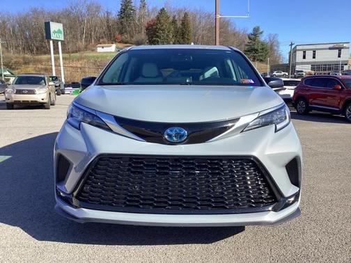 2023 Toyota Sienna XSE 7 Passenger