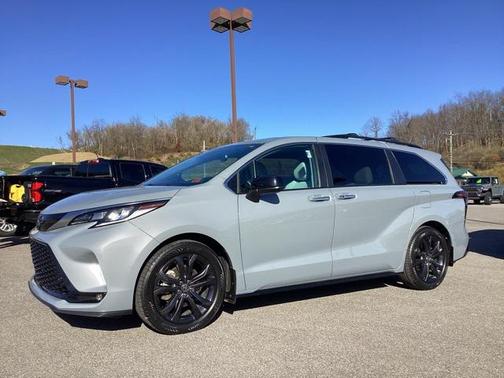 2023 Toyota Sienna XSE 7 Passenger