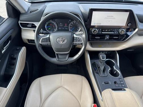 2023 Toyota Highlander Hybrid XLE
