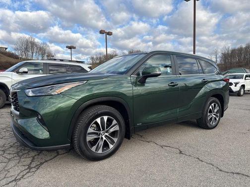2023 Toyota Highlander Hybrid XLE