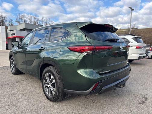 2023 Toyota Highlander Hybrid XLE