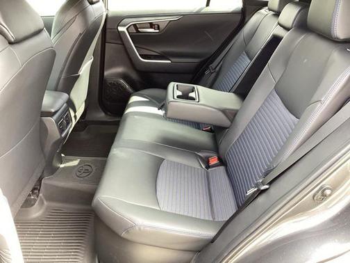 2025 Toyota RAV4 Hybrid SE