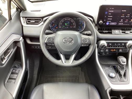 2025 Toyota RAV4 Hybrid SE