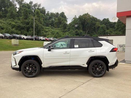 2025 Toyota RAV4 Hybrid SE
