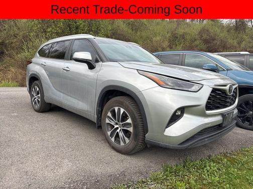 Celestial Silver Metallic 2023 Toyota Highlander XLE