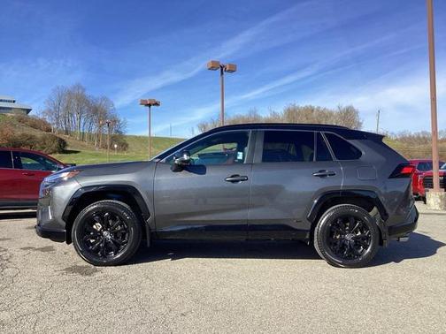 2023 Toyota RAV4 Hybrid SE