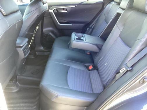 2023 Toyota RAV4 Hybrid SE