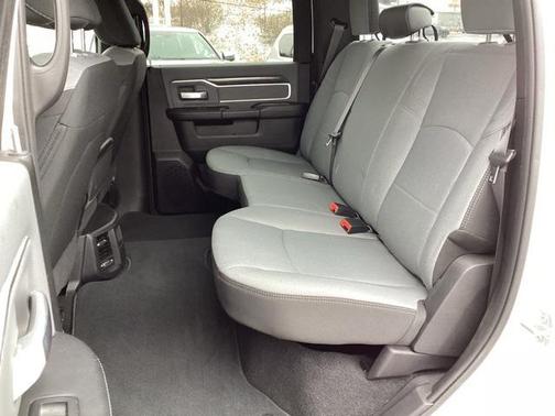 2022 RAM 2500 Big Horn Crew Cab 4x4 6'4' Box