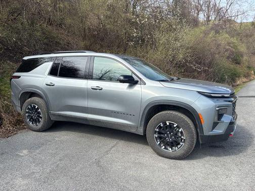 Sterling Gray Metallic 2026 Chevrolet Traverse AWD Z71