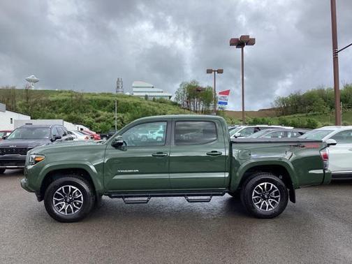 2022 Toyota Tacoma TRD Sport