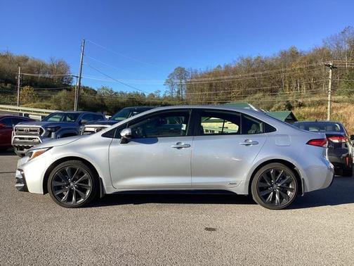 2025 Toyota Corolla Hybrid SE