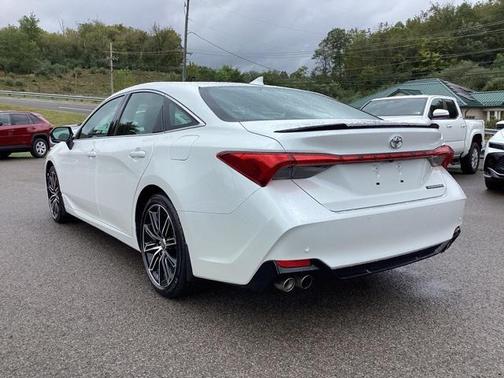 2022 Toyota Avalon Touring