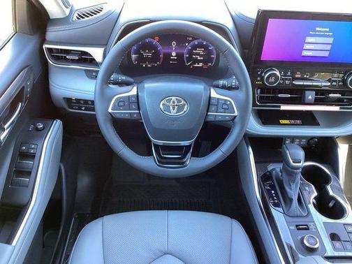 2025 Toyota Highlander Limited