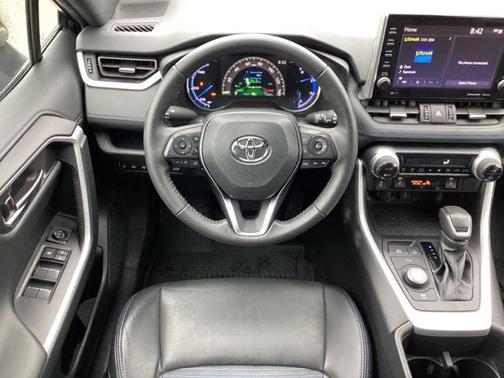 2022 Toyota RAV4 Hybrid SE