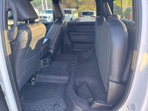 2022 RAM 2500 Tradesman Crew Cab 4x4 6'4' Box