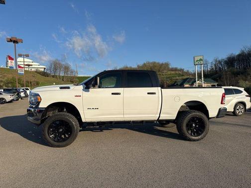 2022 RAM 2500 Tradesman Crew Cab 4x4 6'4' Box