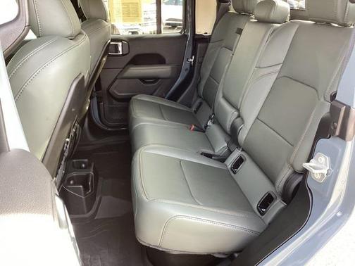 2025 Jeep Gladiator Mojave 4x4