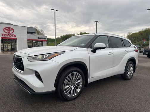 Wind Chill Pearl 2026 Toyota Highlander Hybrid Platinum
