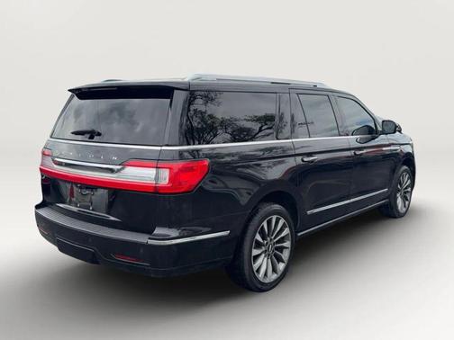 Infinite Black Metallic 2019 Lincoln Navigator L Select