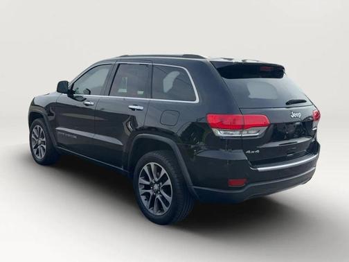 Diamond Black Crystal Pearlcoat 2018 Jeep Grand Cherokee Limited