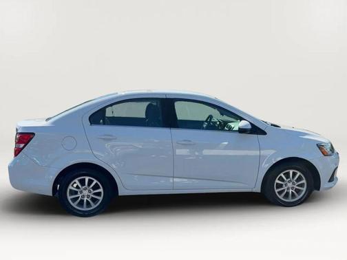 Summit White 2017 Chevrolet Sonic LT