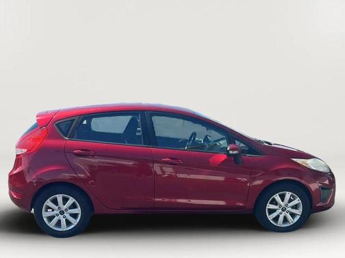 Barcelona Red 2013 Ford Fiesta SE