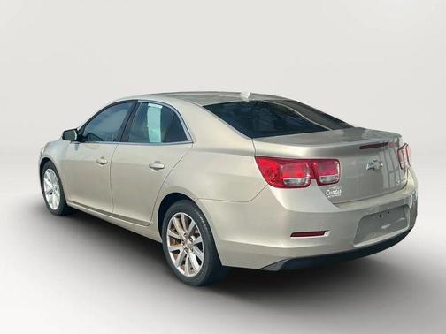 Gold 2013 Chevrolet Malibu 2LT