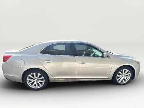 Gold 2013 Chevrolet Malibu 2LT