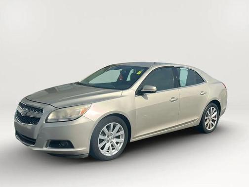 Gold 2013 Chevrolet Malibu 2LT