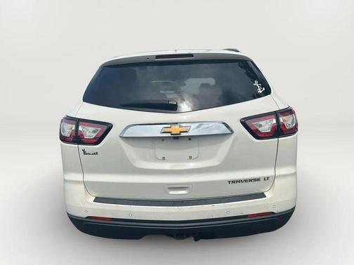 White 2014 Chevrolet Traverse 1LT