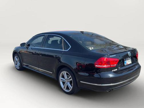 2013 Volkswagen Passat 2.0 TDI SE w/ Sunroof